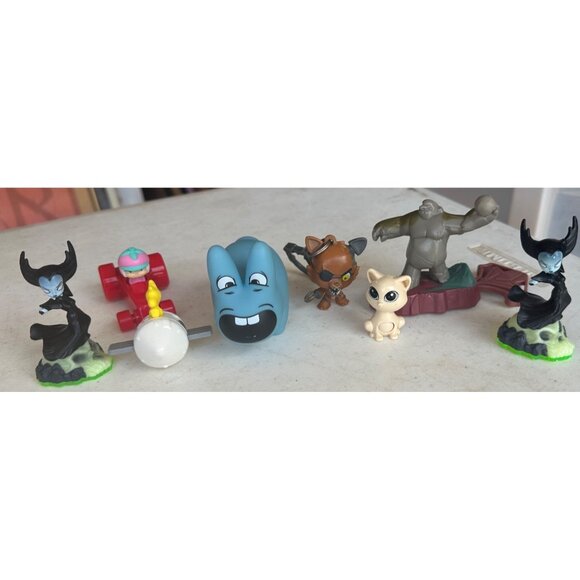 Random Lot of 8 Miniature Collectible Toys McDonald's/Sonic/Disney - Picture 2 of 3